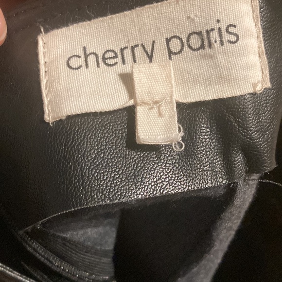 Floral faux leather skirt - Picture 3 of 3